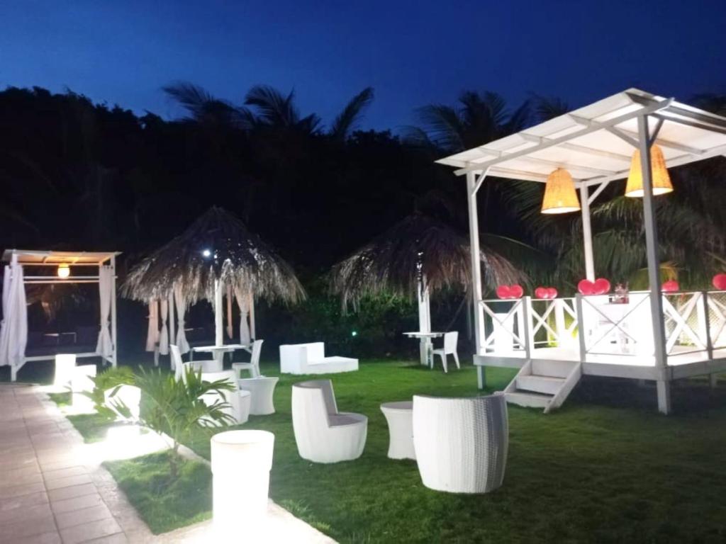 Vacation Home MN BEACH HOUSE, El Cove, Colombia