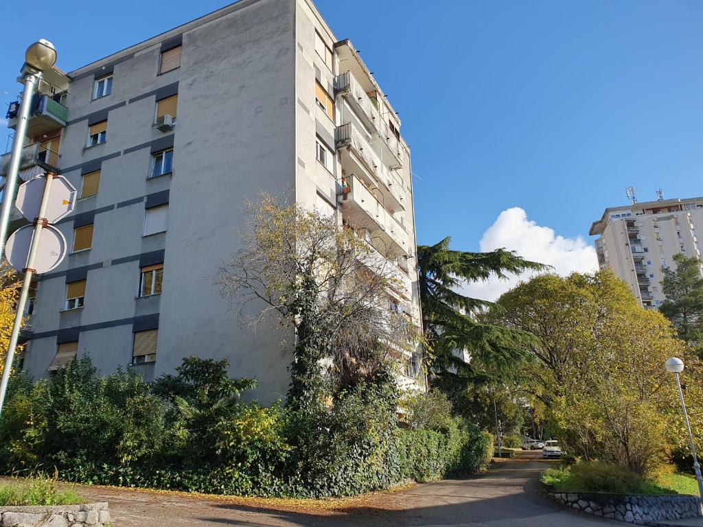 Budova, v ktorej sa apartmán nachádza