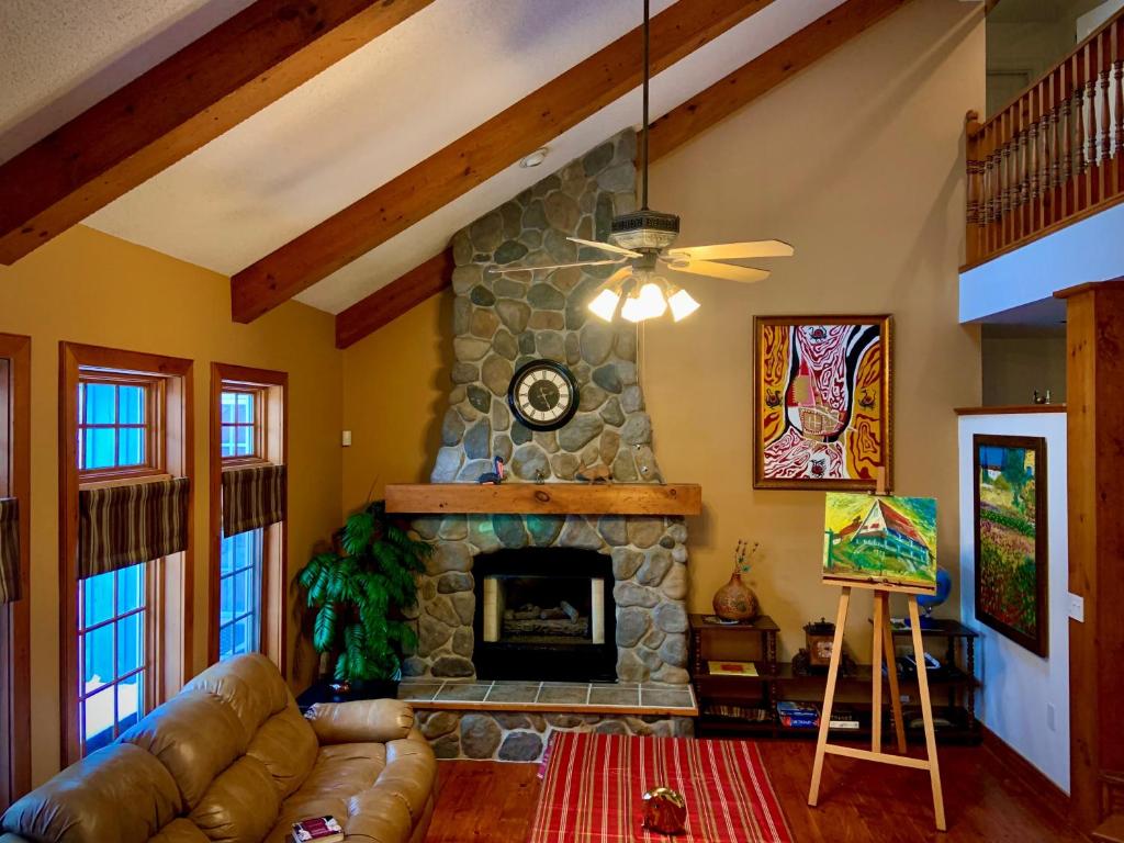 Imagem da galeria de WeatherPine Inn em Niagara on the Lake