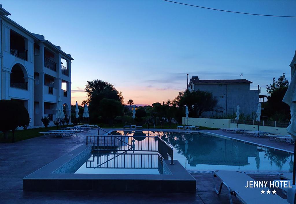 Bazén v ubytování Jenny Hotel nebo v jeho okolí