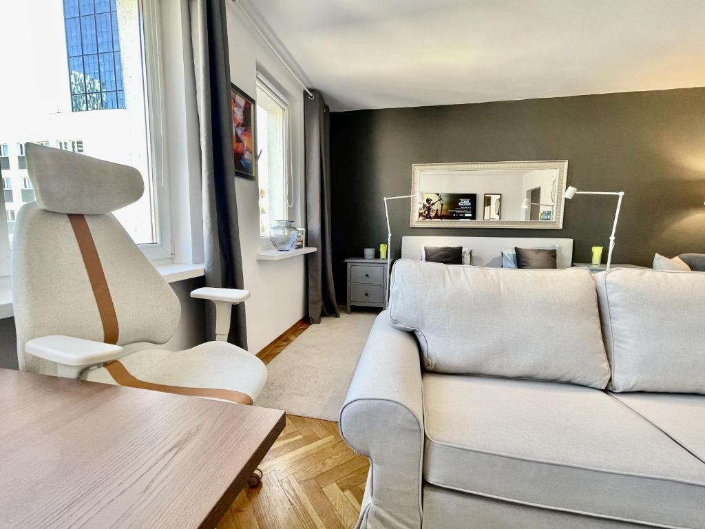 Posedenie v ubytovaní HOLIDAY 4 metro WiFi 70'TV Netflix Disney AppleTV