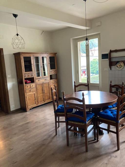 A kitchen or kitchenette at Casa Nina, intero appartamento