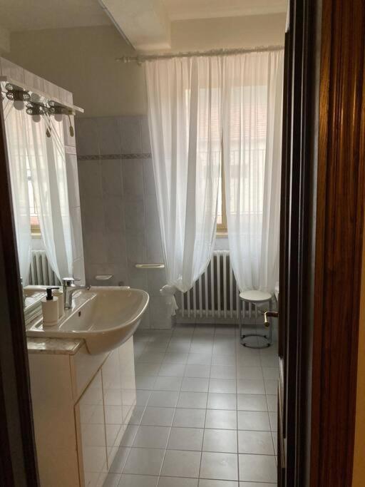 A bathroom at Casa Nina, intero appartamento