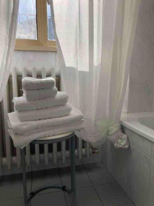 A bed or beds in a room at Casa Nina, intero appartamento