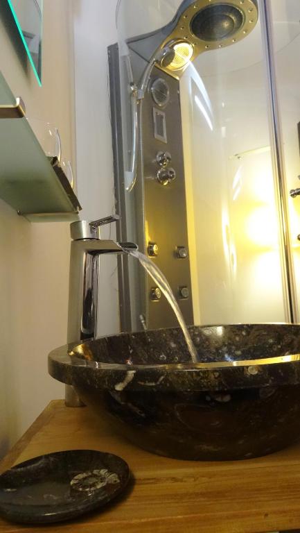 Boutiquehotel Sycamore - Protected City View - 950m from Central Station - Resim 42