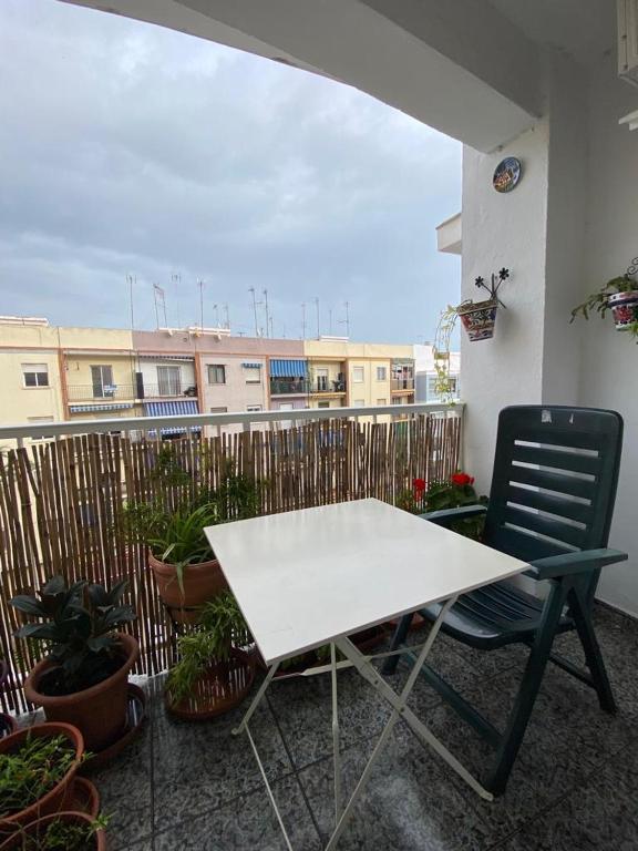Balkón alebo terasa v ubytovaní Casa en Puerto de Sagunto. Playa