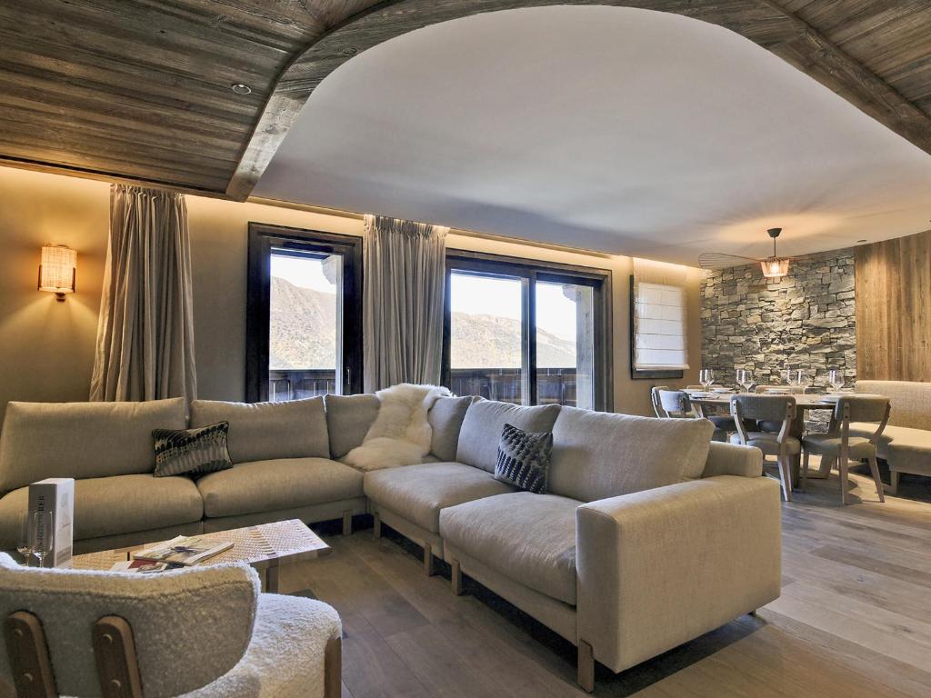 Appartement skis aux pieds, cheminée, conciergerie 5* - FR-1-613-37