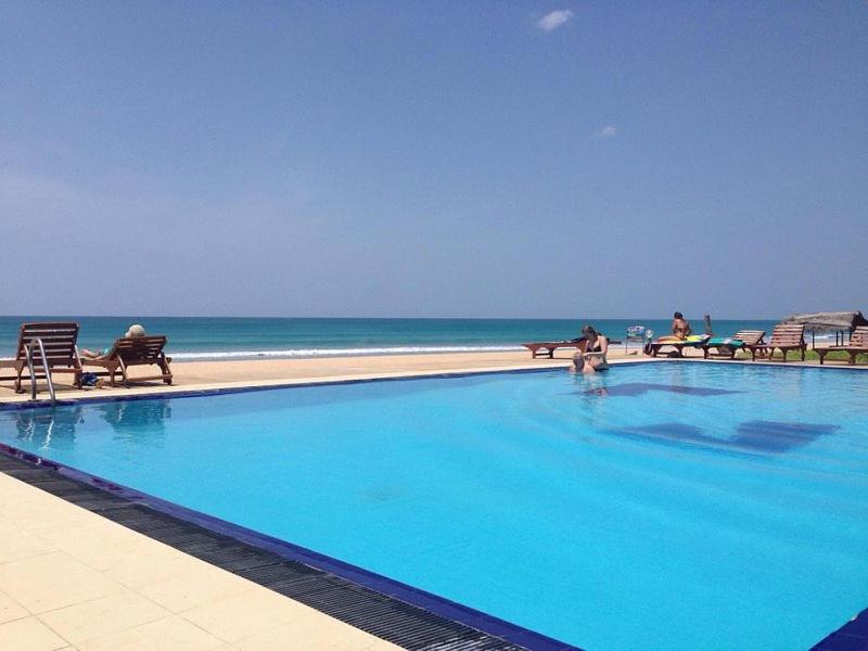 Bazén v ubytování Hotel Coral Bay nebo v jeho okolí
