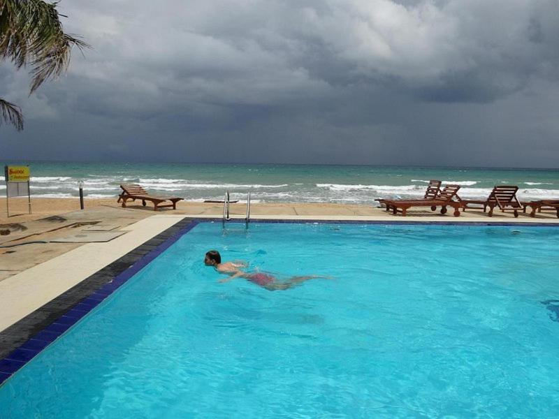 Bazén v ubytování Hotel Coral Bay nebo v jeho okolí