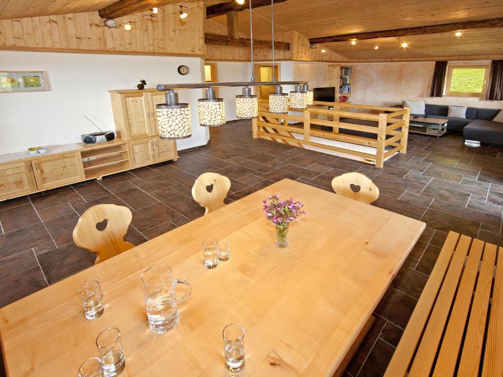 Kuchyňa alebo kuchynka v ubytovaní Chalet with hot tub