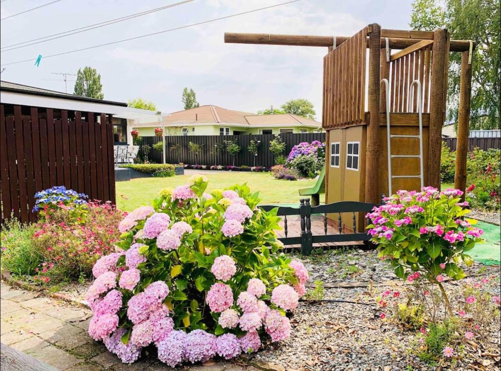 Dārzs pie naktsmītnes Peaceful House with Kids Playground