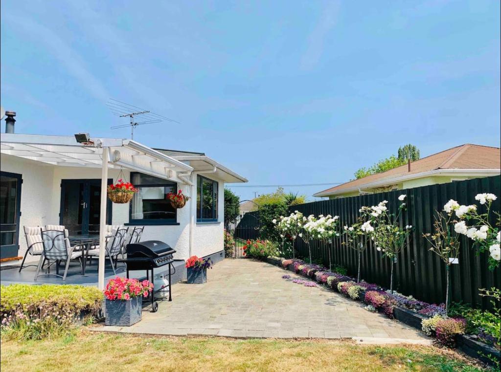 Dārzs pie naktsmītnes Peaceful House with Kids Playground