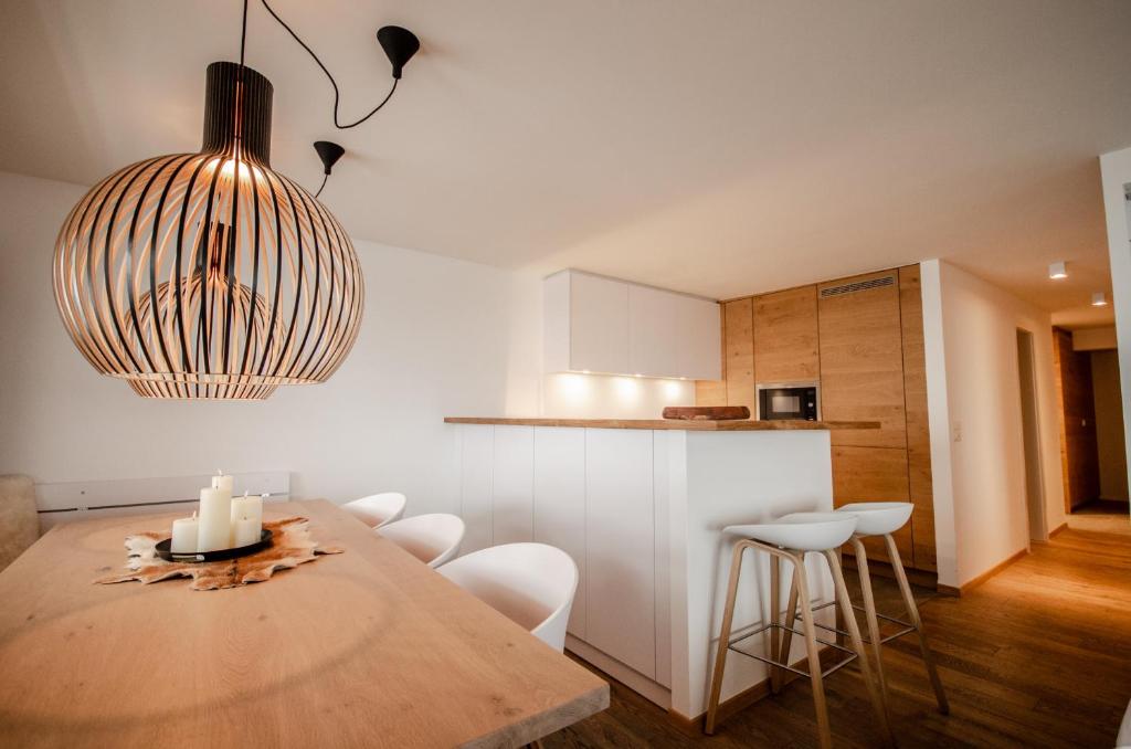 Olympic R2 - pied des pistes - carless holidays! - Resim 13