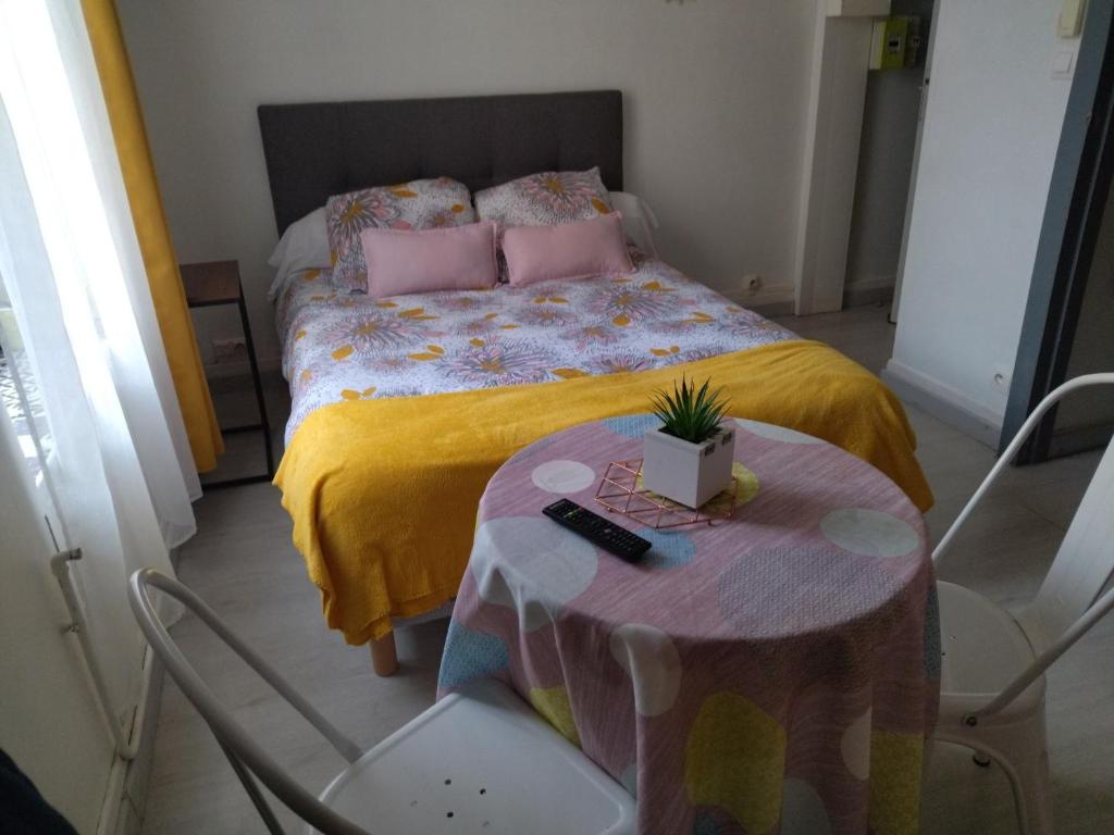 Studio mirabeau les halles 15m2 climatisation - One-Bedroom Apartment