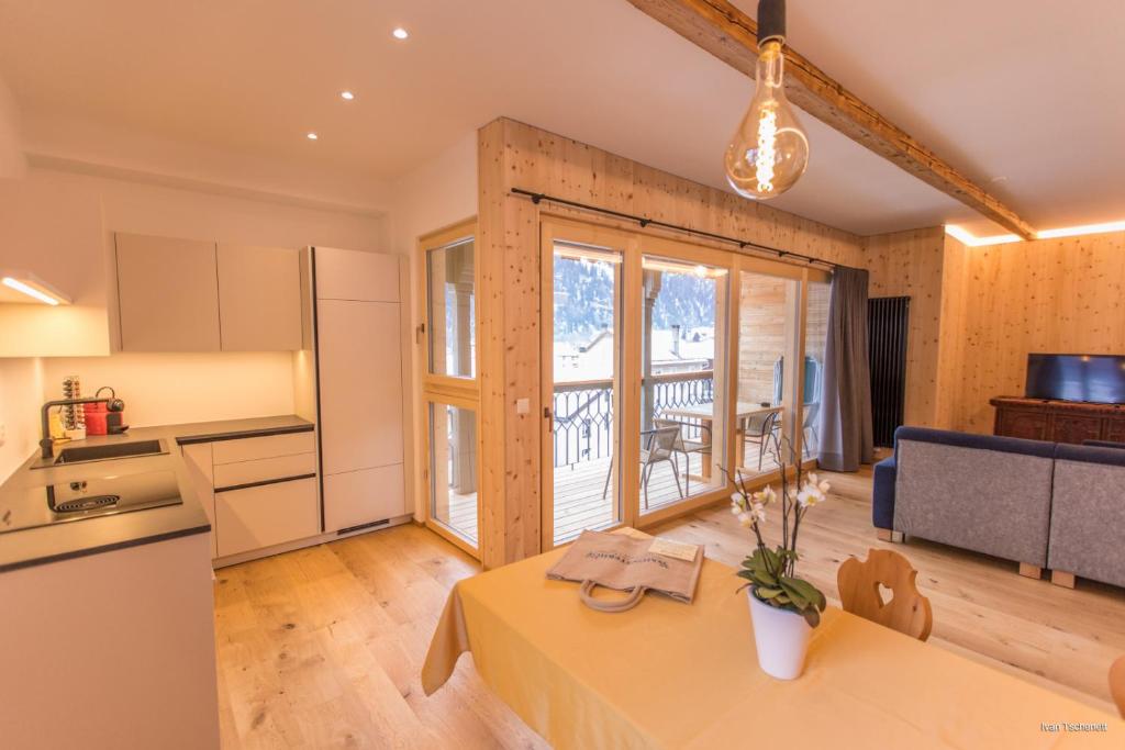Kuchyň nebo kuchyňský kout v ubytování Hotel Münsterhof