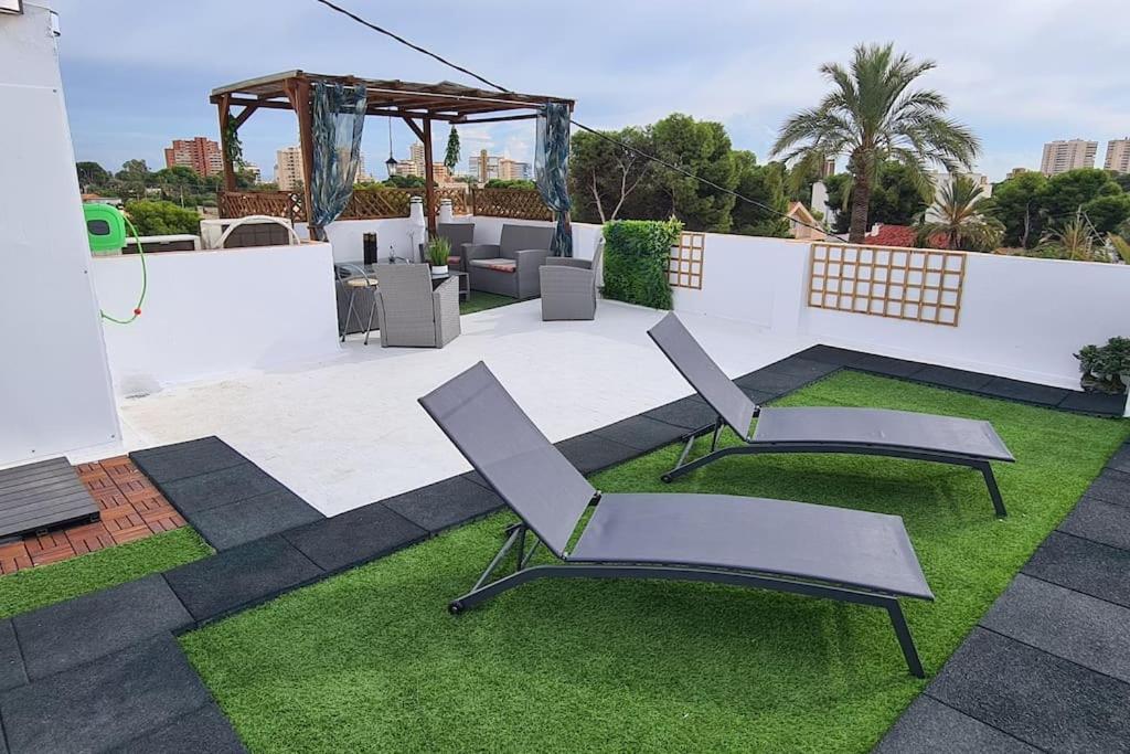 Zahrada ubytování Luxury Beach House with Terrace San Juan Alicante