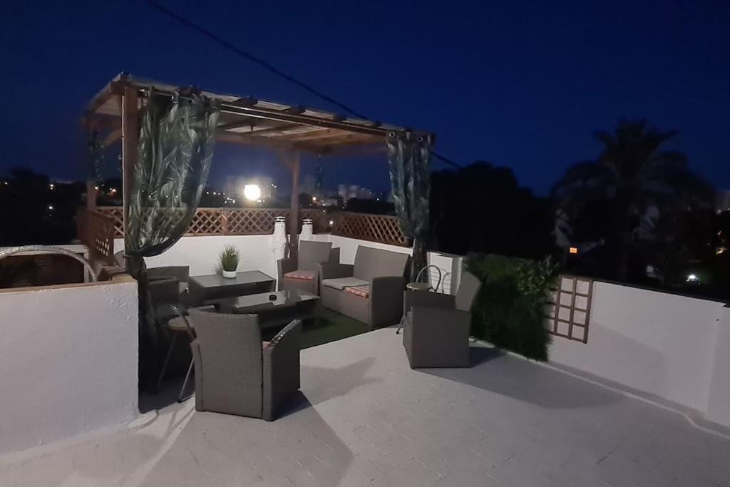 Balkón nebo terasa v ubytování Luxury Beach House with Terrace San Juan Alicante