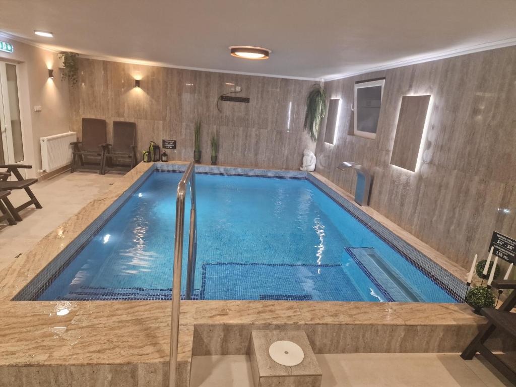 Bazén v ubytování Motel LAGUNA nebo v jeho okolí