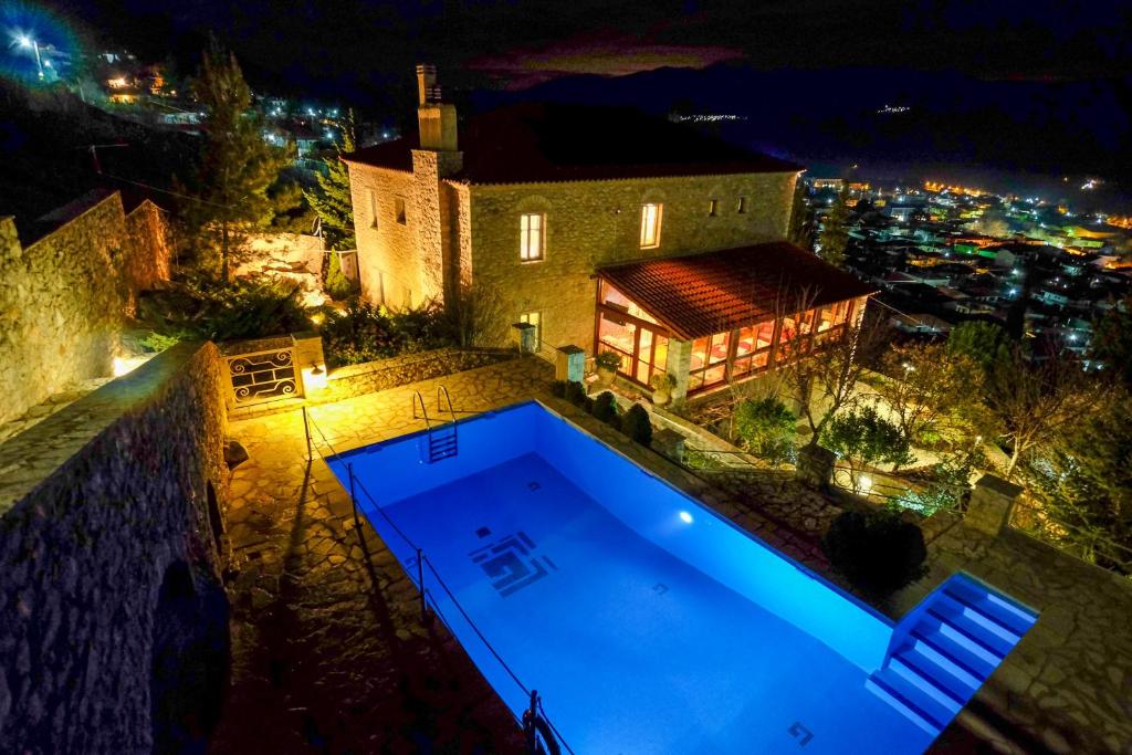 Bazén v ubytování Kyriaki Guesthouse & Suites nebo v jeho okolí