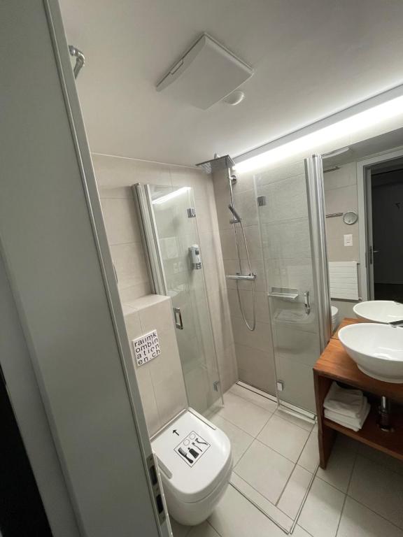 Koupelna v ubytování Hotel16 by Messe & Stadion Suisse in Minuten & Late Check-in