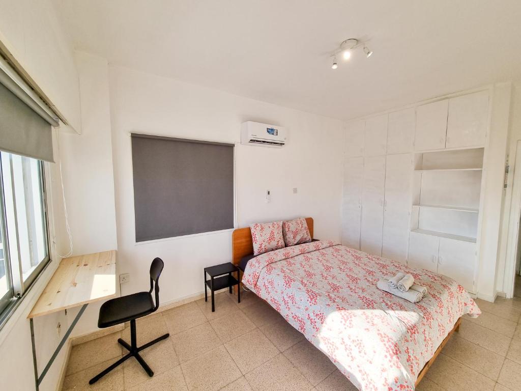 City View Rooms - Double Room With Shared Bathroom