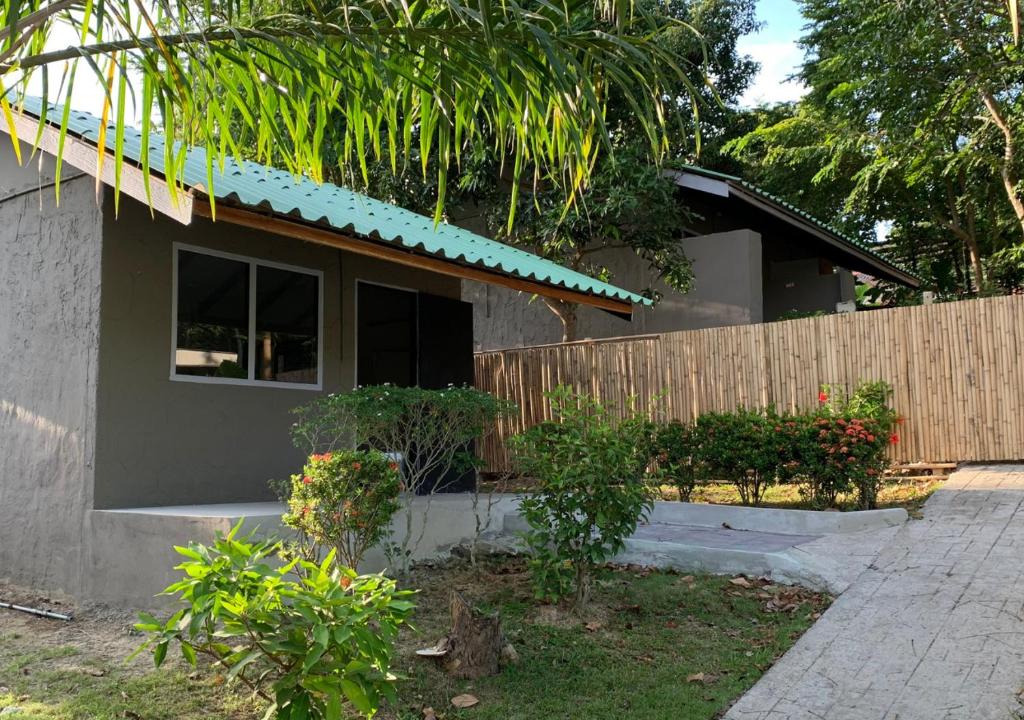 Siam Flora Resort Koh Lanta - 7