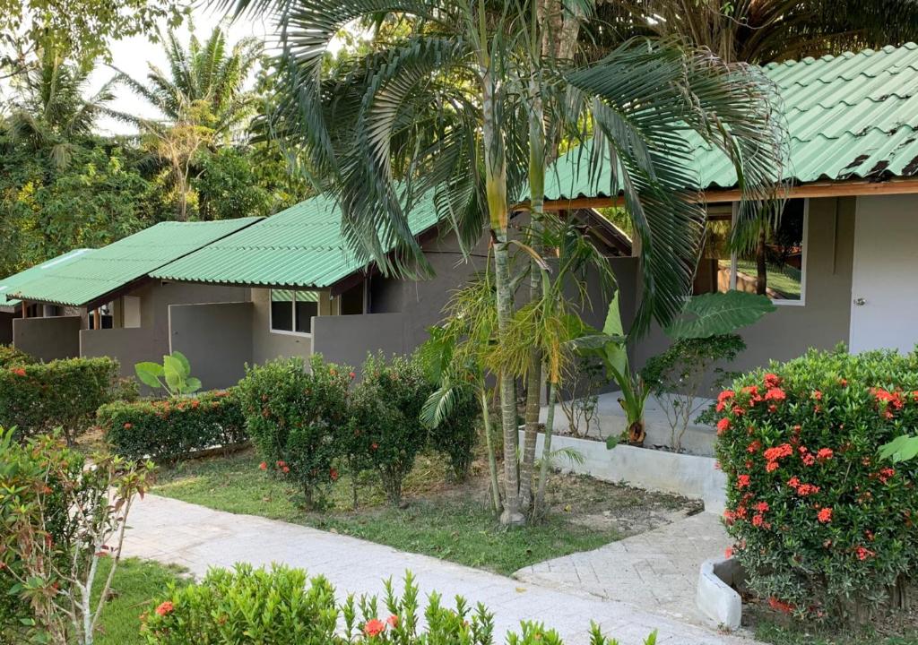 Siam Flora Resort Koh Lanta - 4