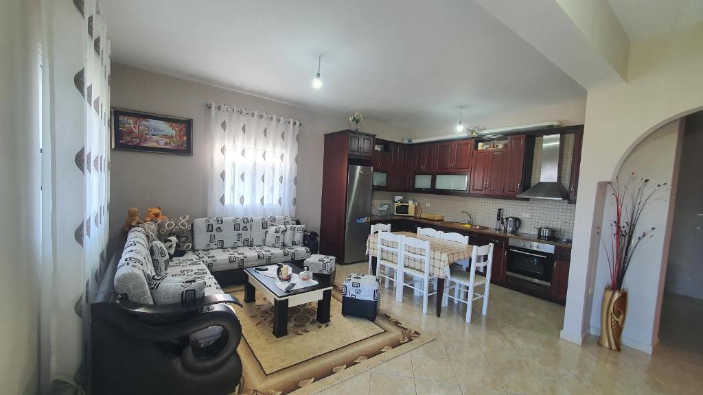 Lëkursi home