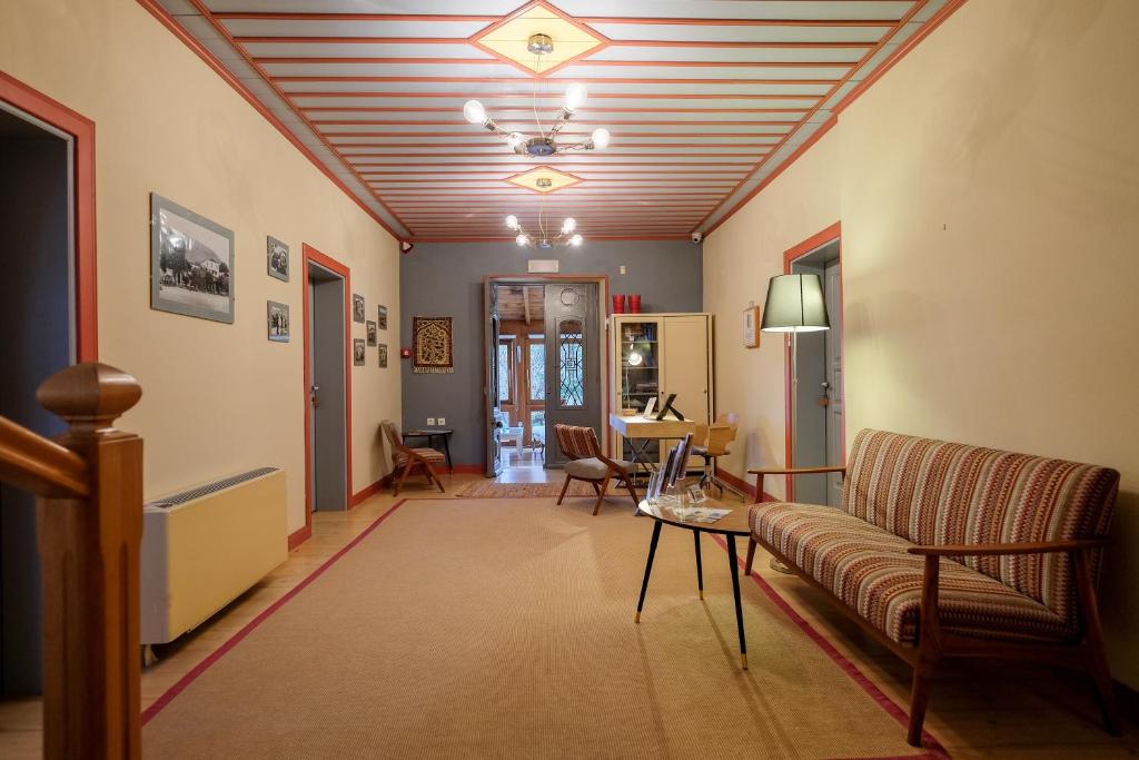 Posezení v ubytování Kyriaki Guesthouse & Suites