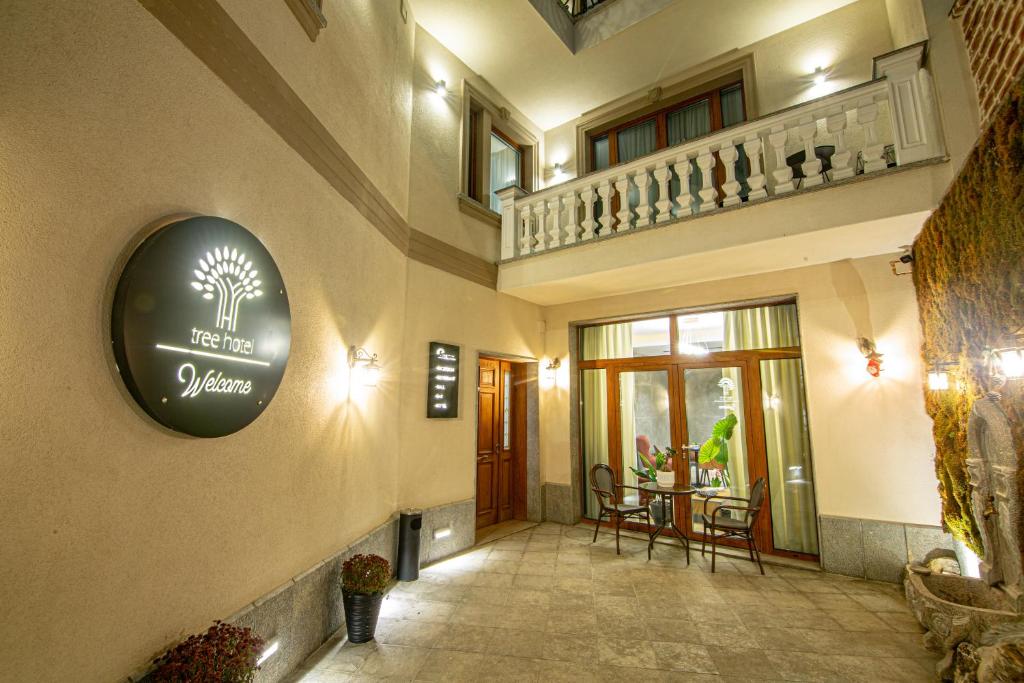Fotografie z fotogalerie ubytování Tree Hotel v destinaci Korçë