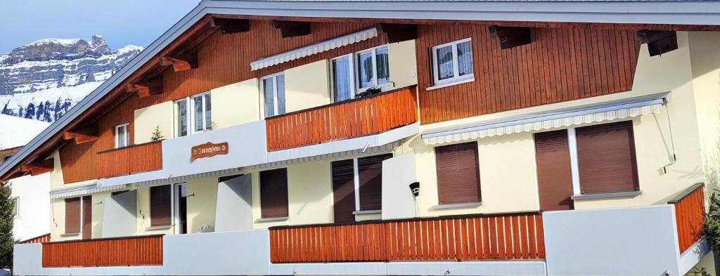 Nespecifikovaný výhled na hory nebo výhled na hory při pohledu z apartmánu
