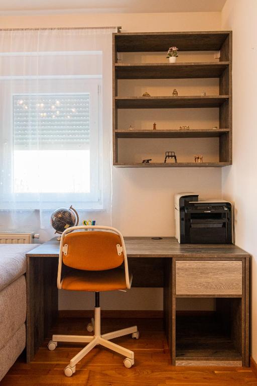 Telewizja i/lub zestaw kina domowego w obiekcie Flexible SelfCheckIns 40 - Zagreb - Parking - Big Loggia - New - 2 beedroms