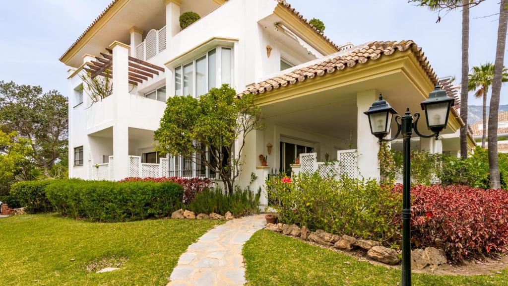 Vonkajšia záhrada v ubytovaní Luxury apartment at Monte Paraiso