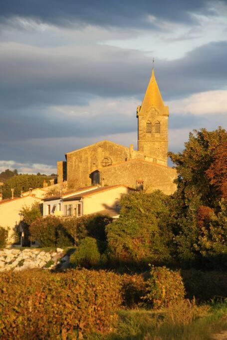 Fotografia z galérie ubytovania Gîte avec Piscine Proche de Carcassonne v destinácii Couffoulens