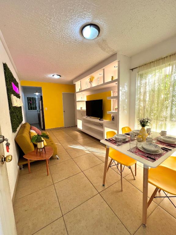 Departamento planta baja en Acapulco Diamante - Two-Bedroom Apartment