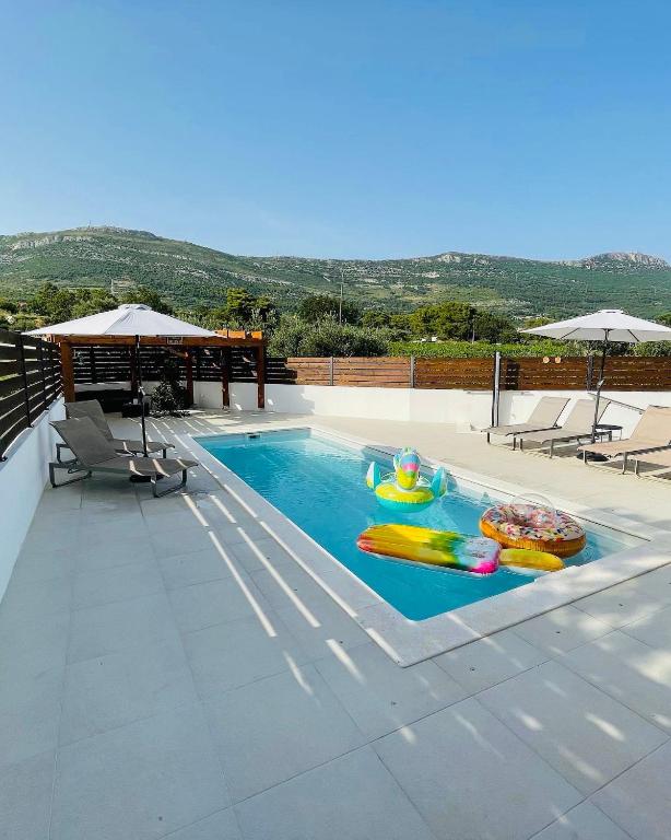 Bazén v ubytovaní Villa Bliss , Kastela - Croatia alebo v jeho blízkosti