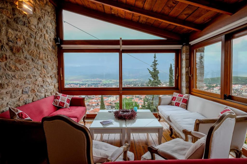 Posezení v ubytování Kyriaki Guesthouse & Suites