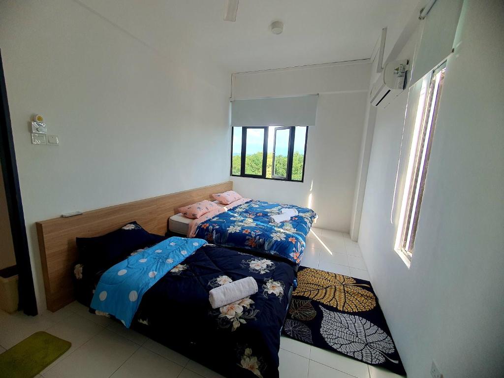 Zariff's Imperio Properties - Three-Bedroom Apartment