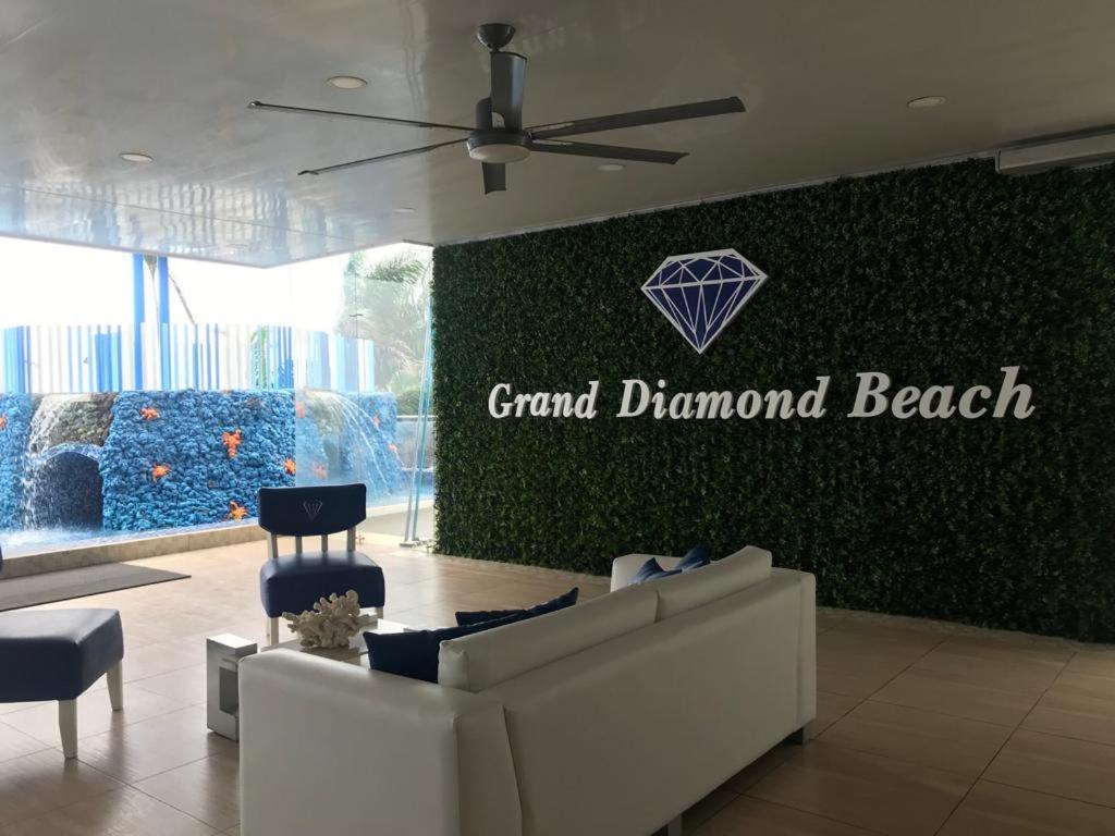 Departamento en Grand Diamond Beach Tonsupa، تونسوبا أحدث أسعار 2023