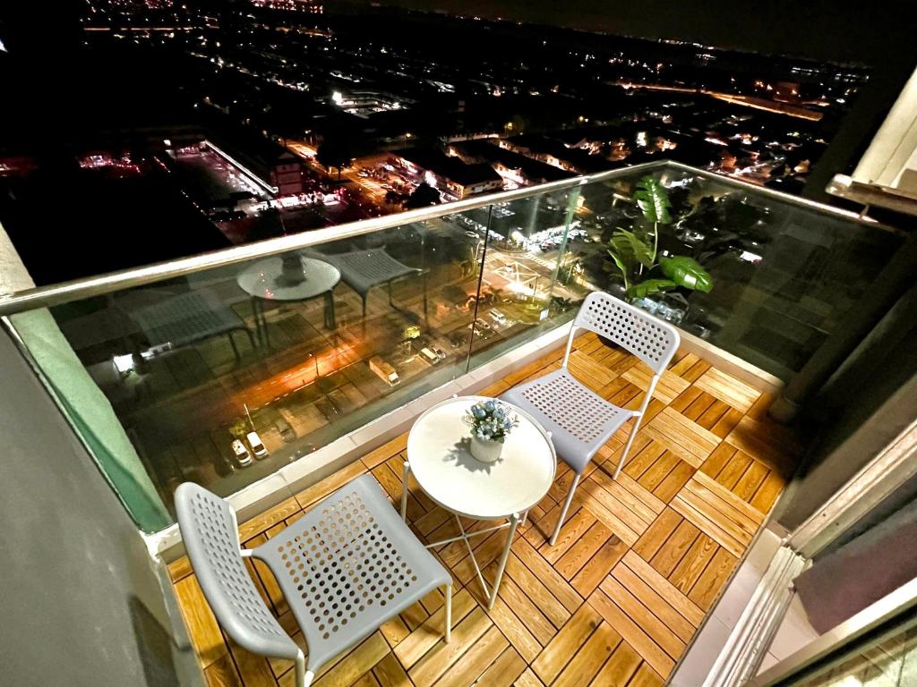 Balkón nebo terasa v ubytování The D Carlton HomeStay 2BR