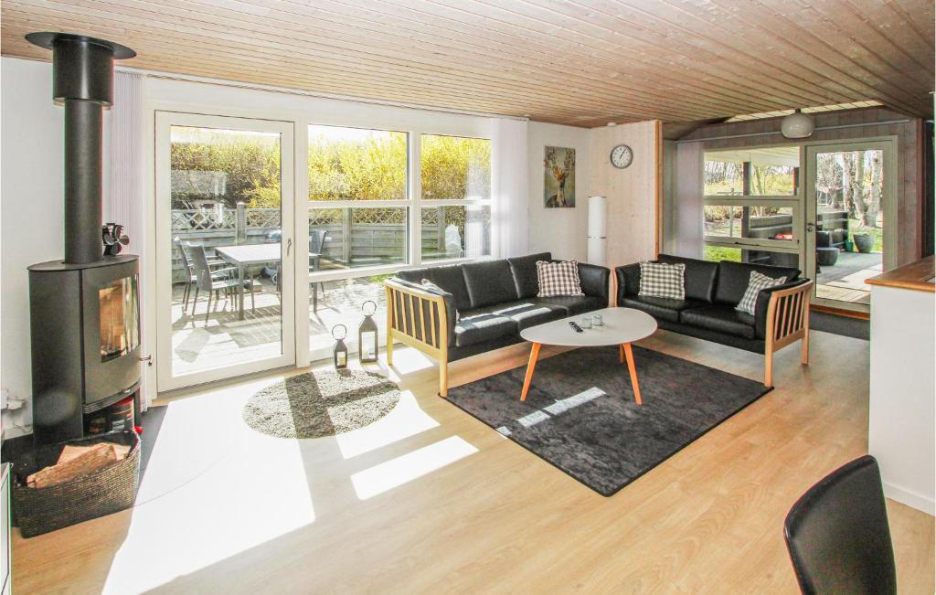 Posezení v ubytování 3 Bedroom Stunning Home In Samsø