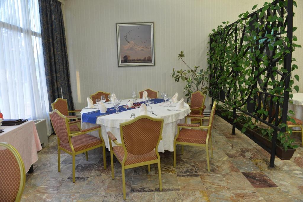 Restaurace v ubytování Hotel Bellevue