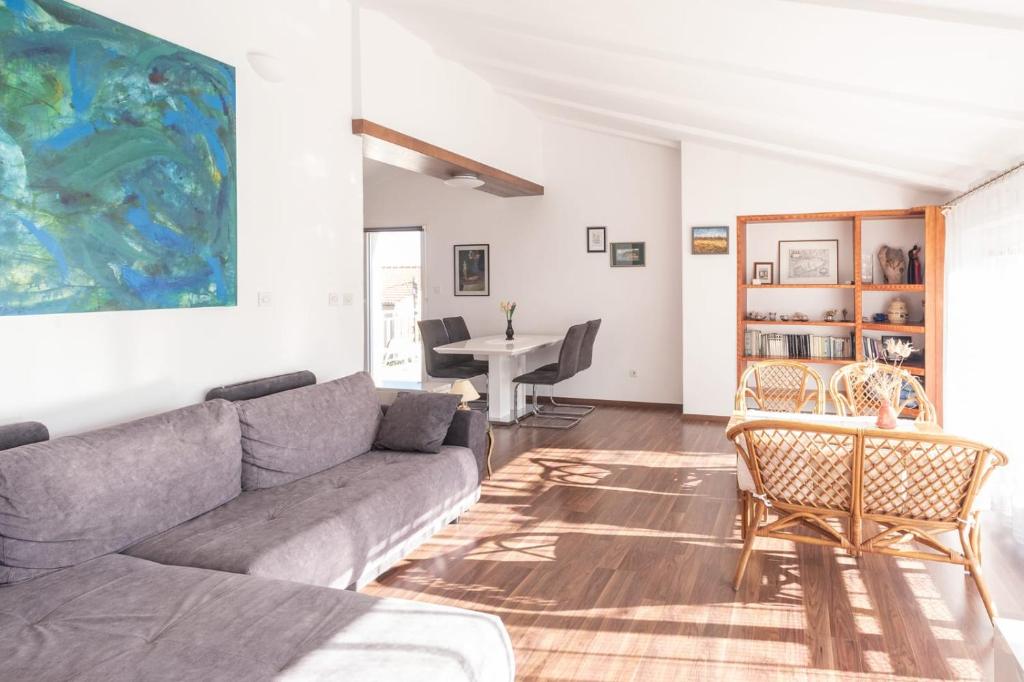 Posedenie v ubytovaní Haus Mirela