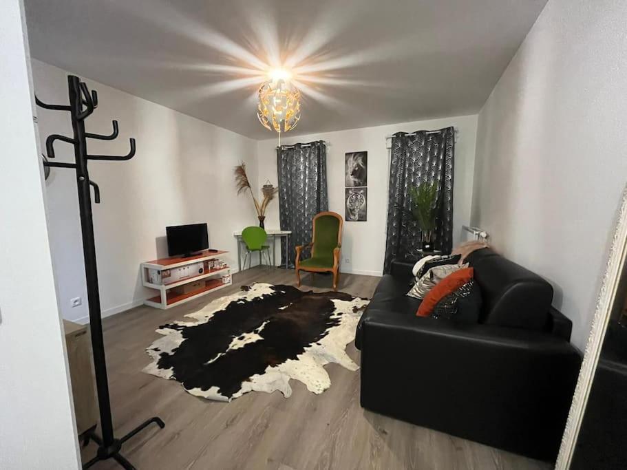 Studio Cosy et Chic 5km de paris, NoisyleSec (updated prices 2024)