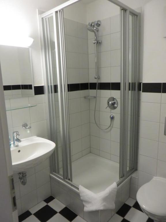 Hotel Lutz - Chambre Double Dans Immeuble Ancien