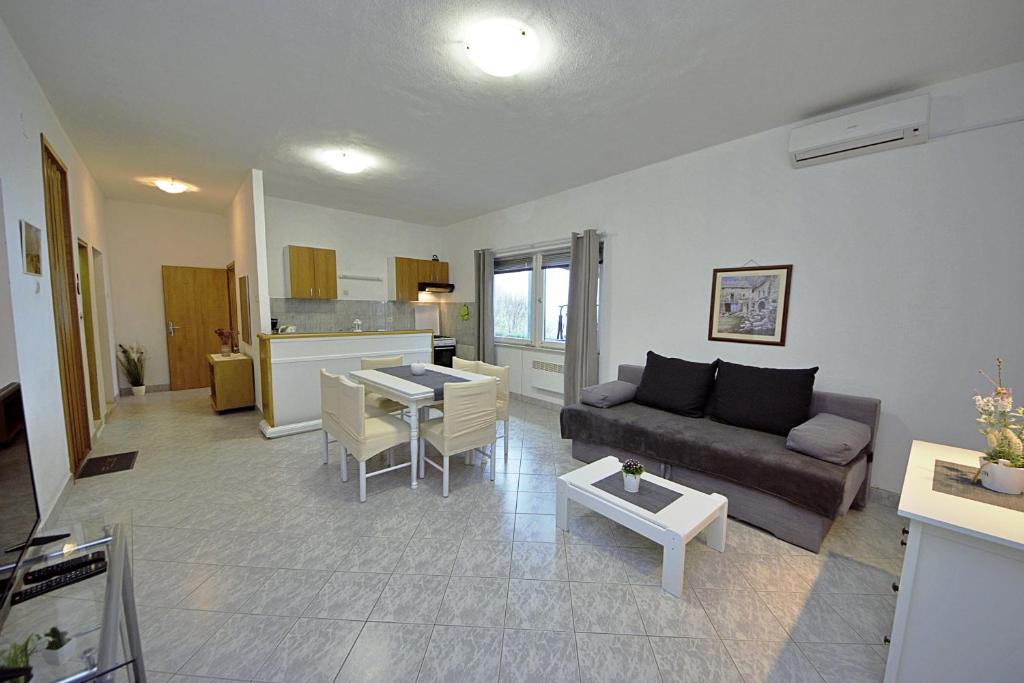 Kuchyň nebo kuchyňský kout v ubytování Villa Vesna