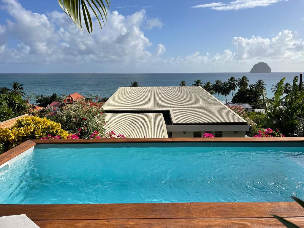 Bazén v ubytování Martinique Villa Escale Diamant nebo v jeho okolí