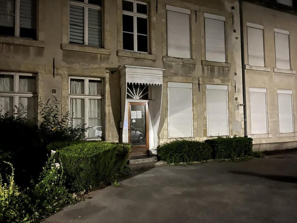Budova, v ktorej sa apartmán nachádza