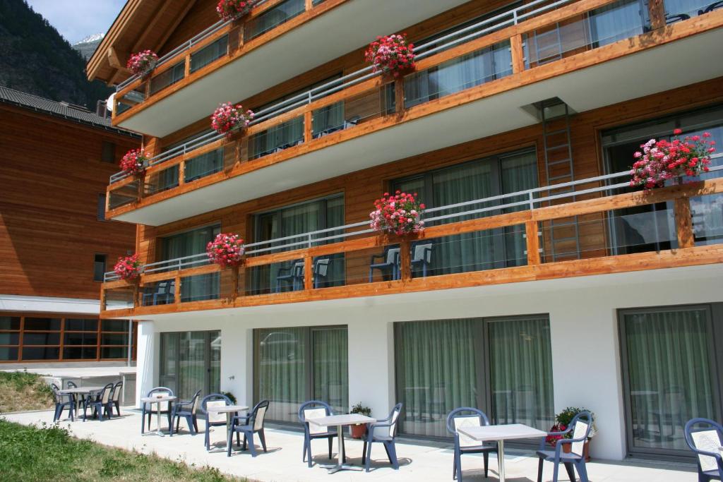 Ein Balkon oder eine Terrasse in der Unterkunft Welcome Hotel Täsch by Täscherhof
