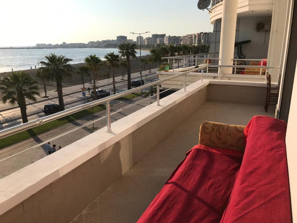 LUX SEAVIEW APARTMENT - Image 6